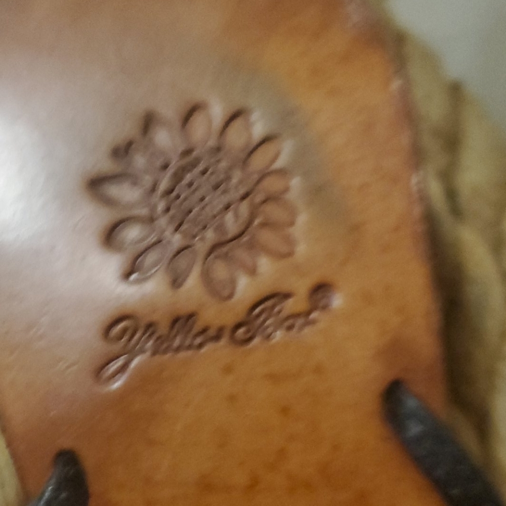 Sandals - Picture 4 of 5